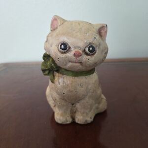 Vintage Hubley Cast Iron Kitten/Kitty Cat With Bow Painted Coin Piggy Bank